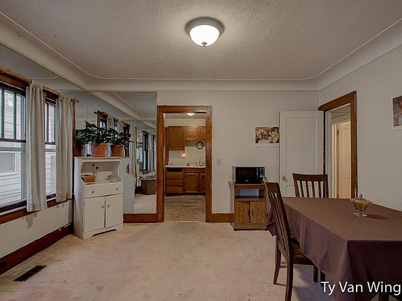 4th image of 732 Worden St SE