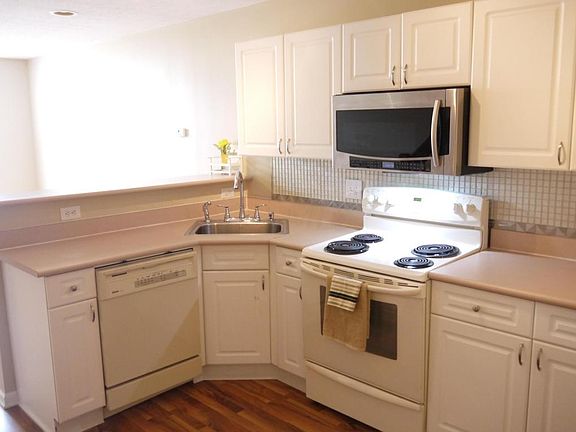 4th image of 326 Slippery Elm Dr