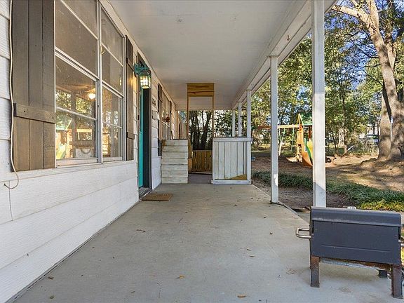 5th image of 1218 Oak Dr