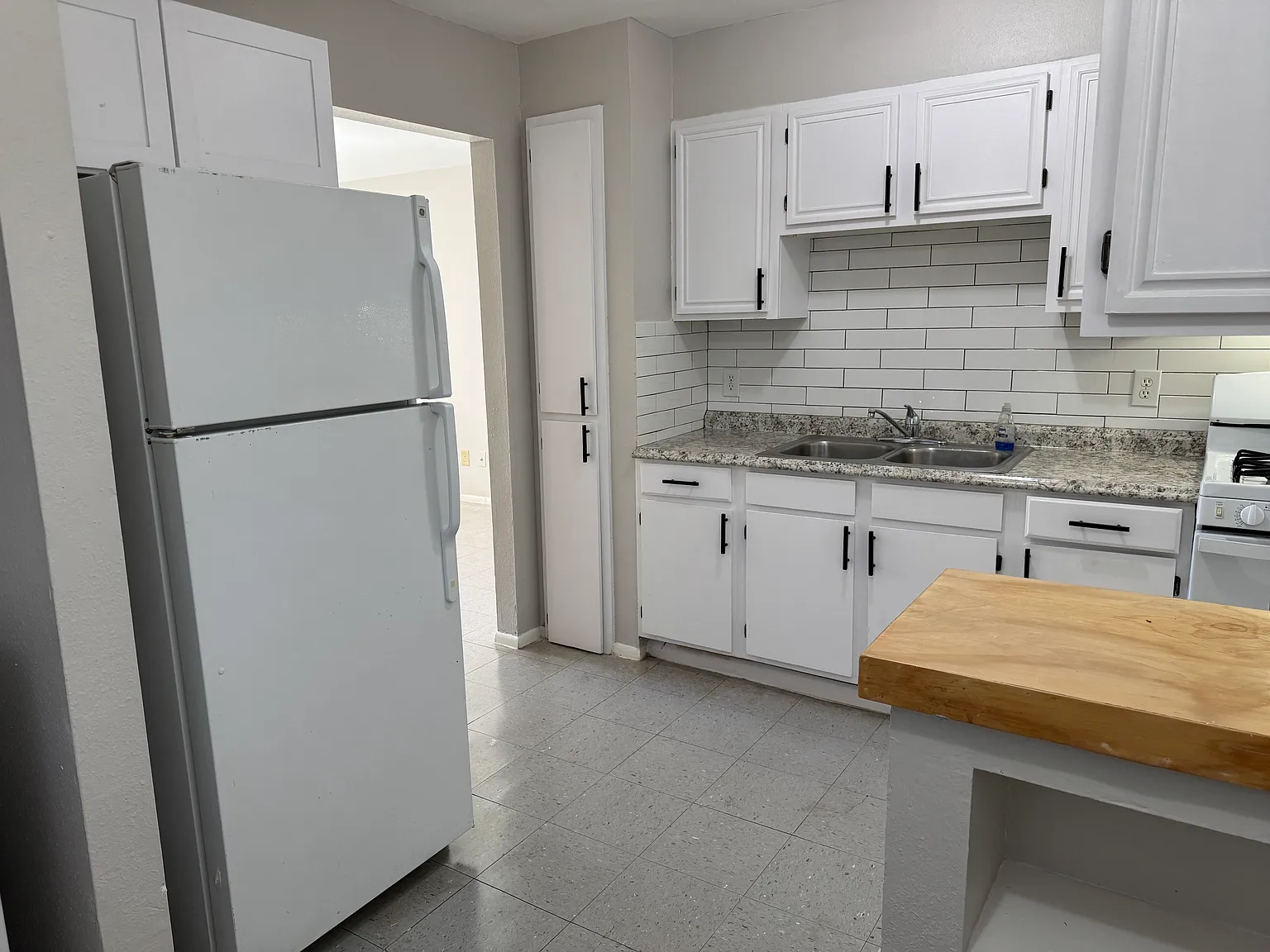 114 Poppy St — Photo 2