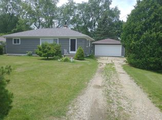 15456 Chetwyn Dr, Lansing, MI 48906