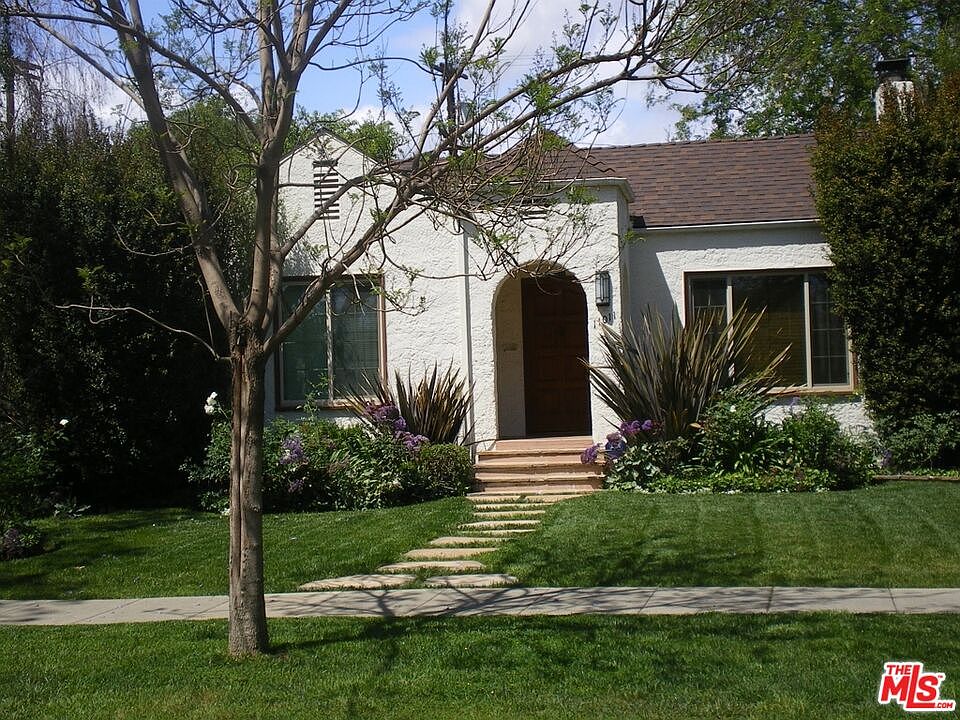 1st image of 11011 Ayres Ave