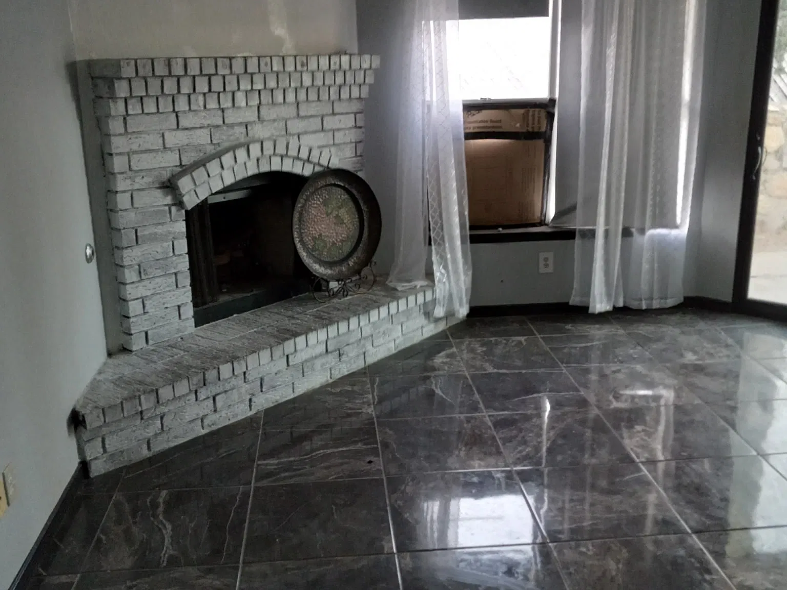 4 bed, 1795 sqft, $1,500 — Photo 2