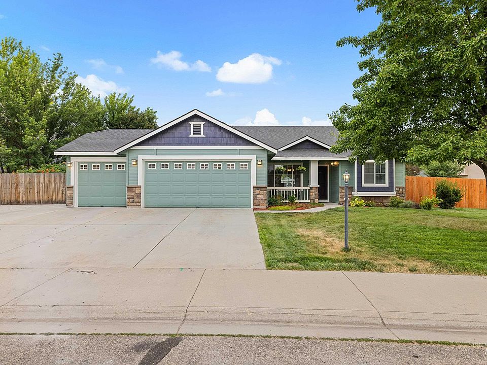 1st image of 979 N Lambert Way