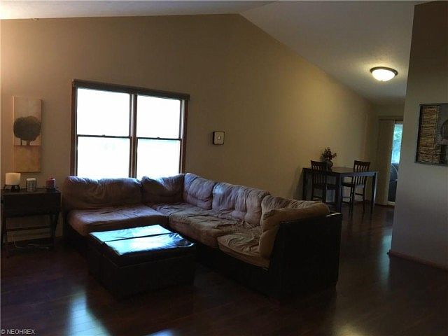 1st image of 2038 Applewood Ct