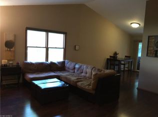 2038 Applewood Ct, Avon, OH