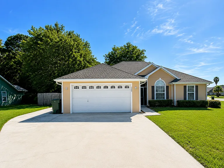 100 Jasmine Ln — Photo 1