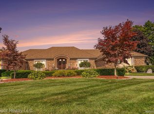 37416 Alpinia Ln, Clinton Township, MI