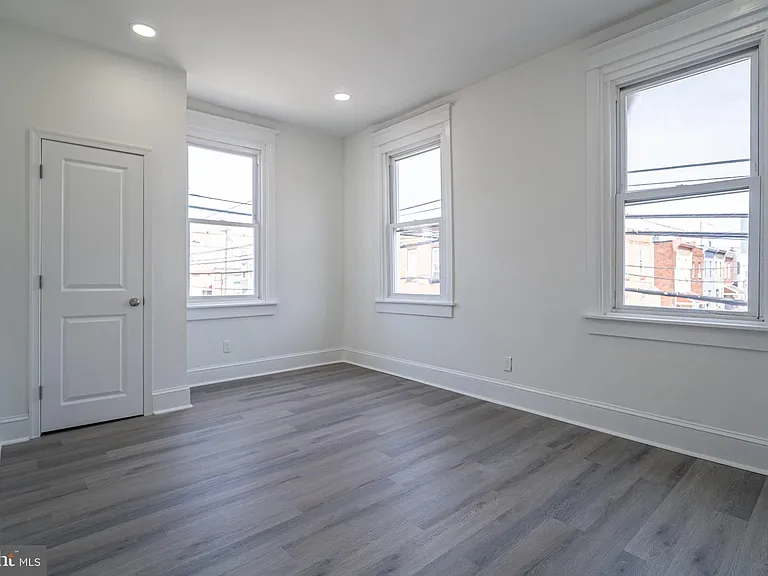 2410 Wharton St #2 — Photo 16