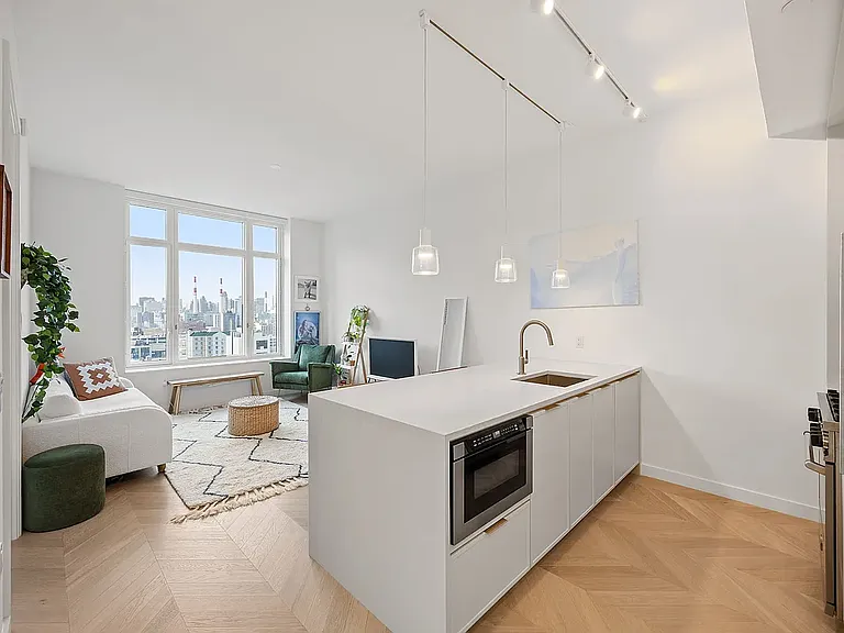 29-18 41st Ave #24B — Photo 1