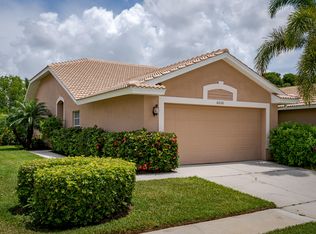 6658 Castlelawn Pl, Naples, FL 34113