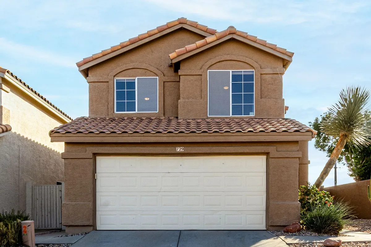 Building Photo - 729 E Glenhaven Dr