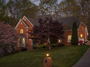 61 Cool Springs Rd, Signal Mountain, TN 37377