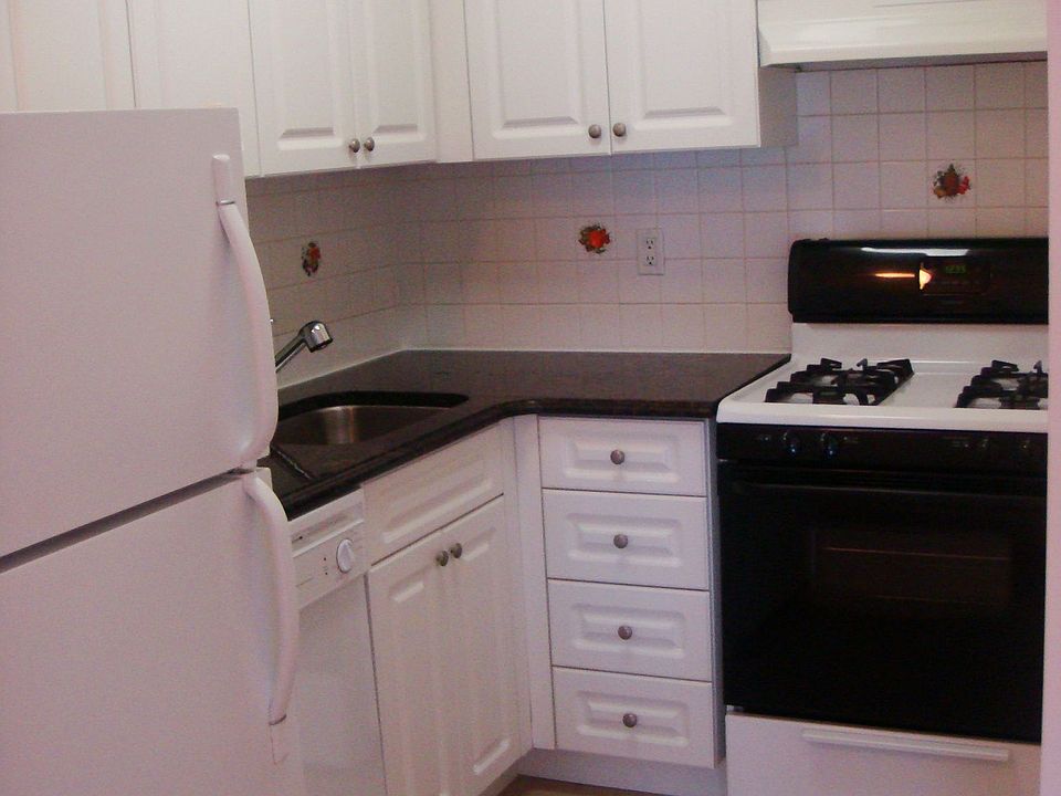 1st image of 2536 27th St APT 2A