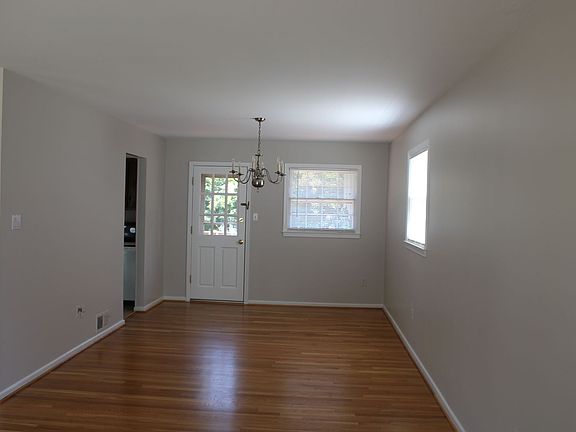 5th image of 1113 Anesbury Ct