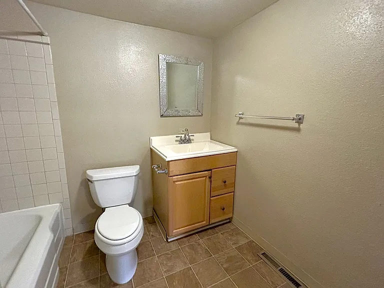 218 Whedbee St — Photo 8