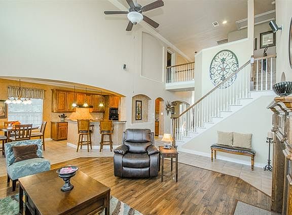 4th image of 4904 Bob Wills Dr