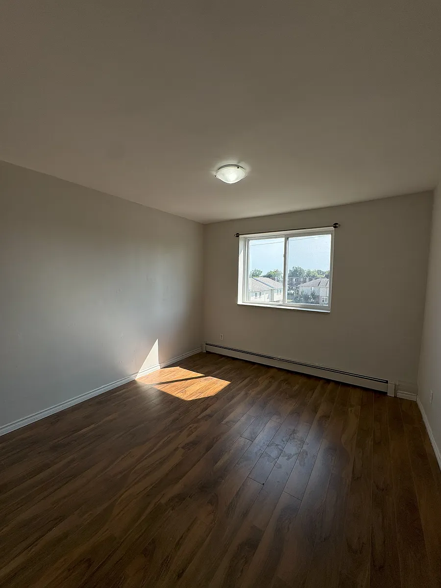 Building Photo - 280 Sherk St #336