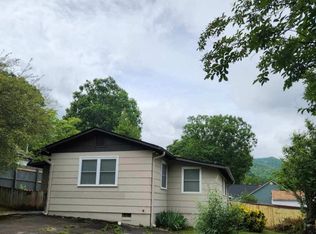 102 Beech St, Black Mountain, NC 28711