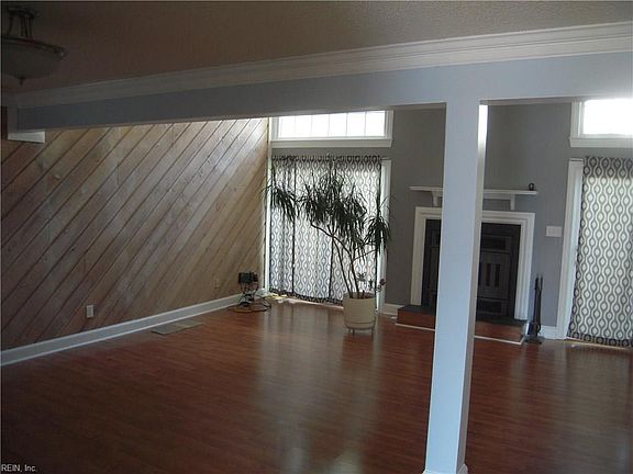 2nd image of 724 Lord Dunmore Dr