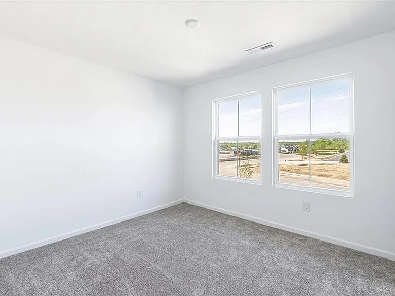 5239 Hazeltine Ln — Photo 15
