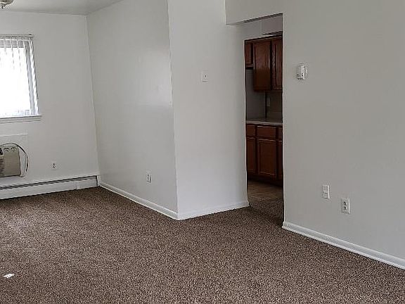 2nd image of 1442 Share Ave