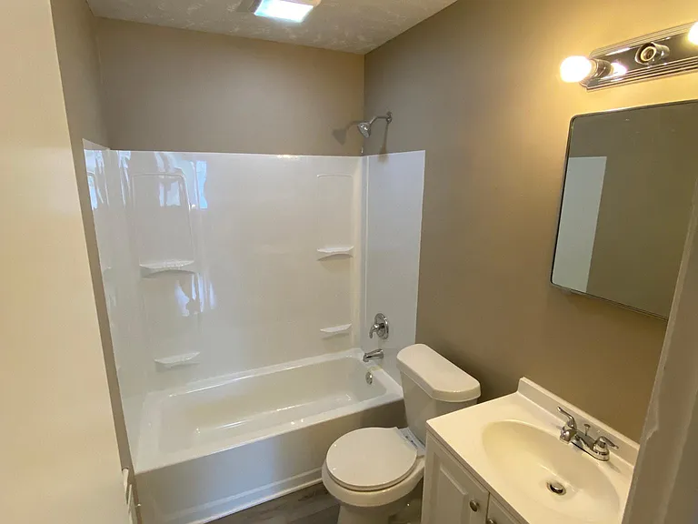 7311 N 36th Avenue Cir — Photo 9