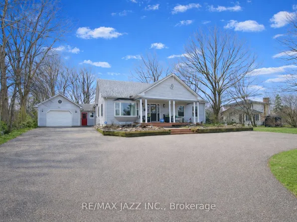 1086 Somerville St, Oshawa, ON L1G 4K5