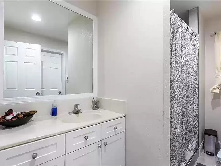 Saybrook Cir — Photo 13