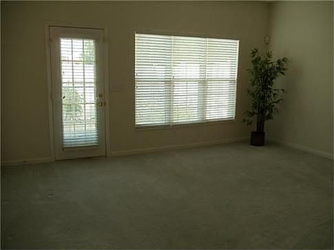 4th image of 675 Rockport Pl
