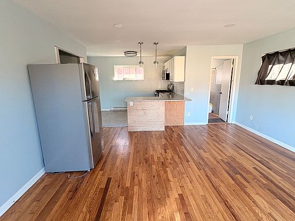 2nd image of 2537 Vera Ave #4