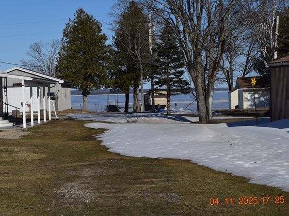 26967 S Point Aux Frenes Rd, Goetzville, MI 49736