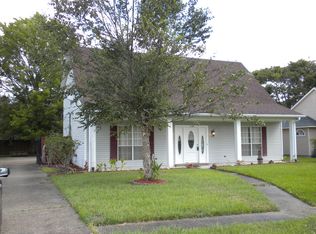1106 E Tiffani St, Gonzales, LA 70737