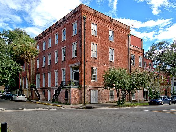 2nd image of 201 E York St #5