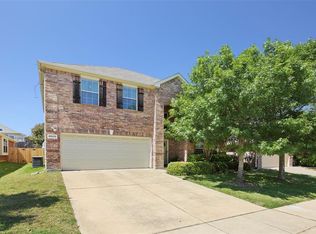 10033 Daly Dr, Hurst, TX 76053