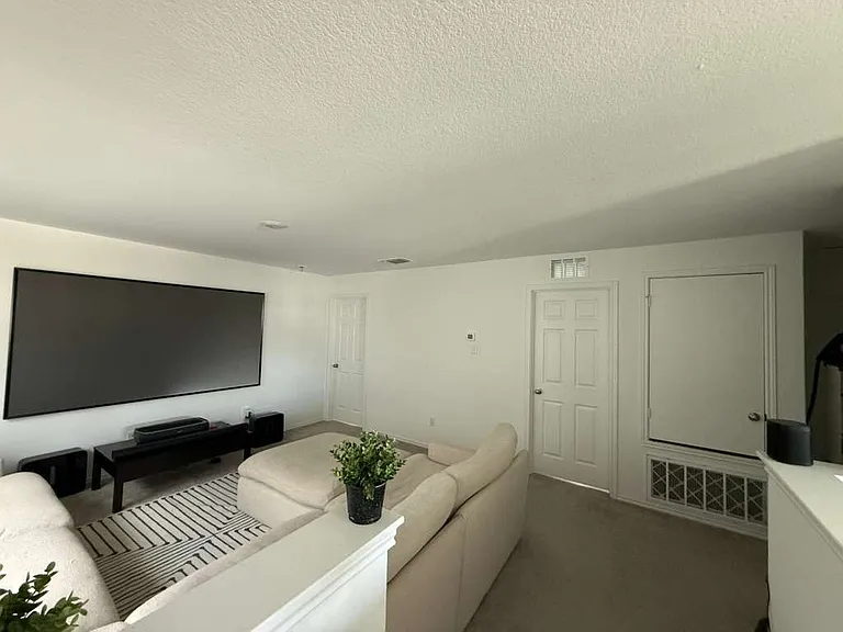 128 Bennington Dr — Photo 11