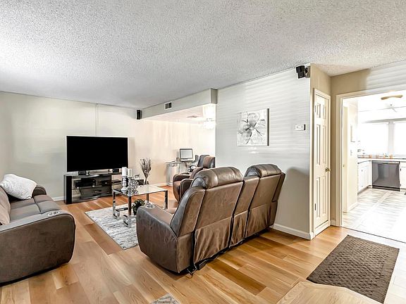 4th image of 7081 Santa Teresa Blvd