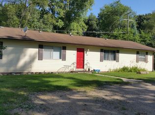 347 Rush Lake Rd, Pinckney, MI 48169