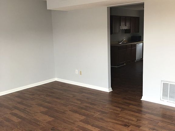 5th image of 1713 Patrick Way APT 43