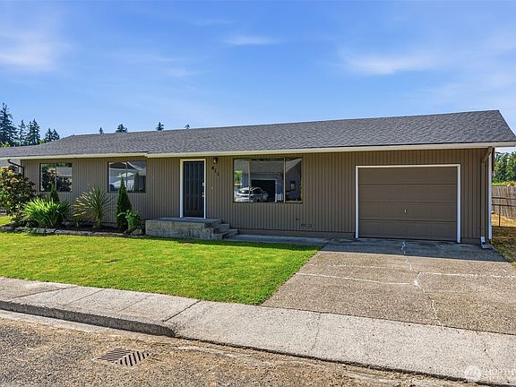 3rd image of 411 SE Brierwood Court