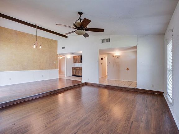 3rd image of 808 Shenandoah Dr