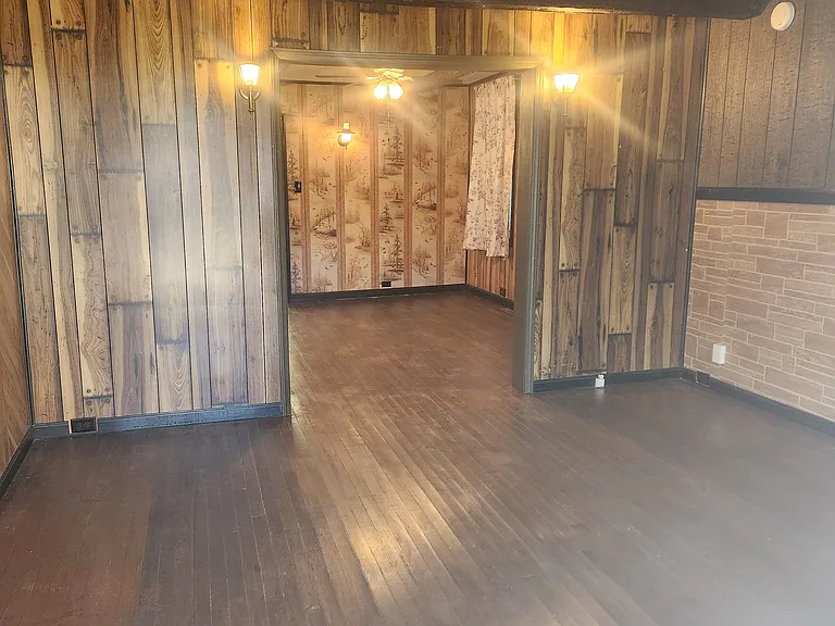 317 E Weidman St — Photo 2