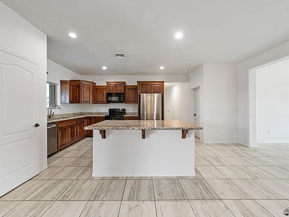 4th image of 5904 E 45th Pl