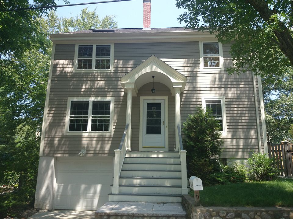 2nd image of 6 Hackensack Cir