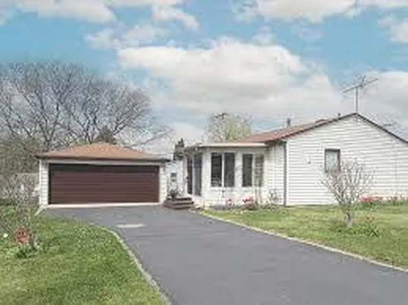 1530 Charles Dr, Glendale Heights, IL 60139