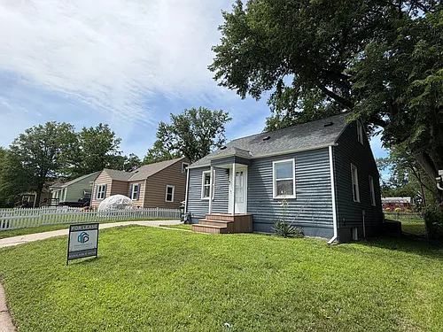 5818 South St Photo 1
