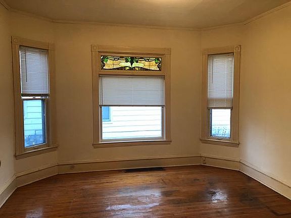 5th image of 1021 22nd Ave NE #2
