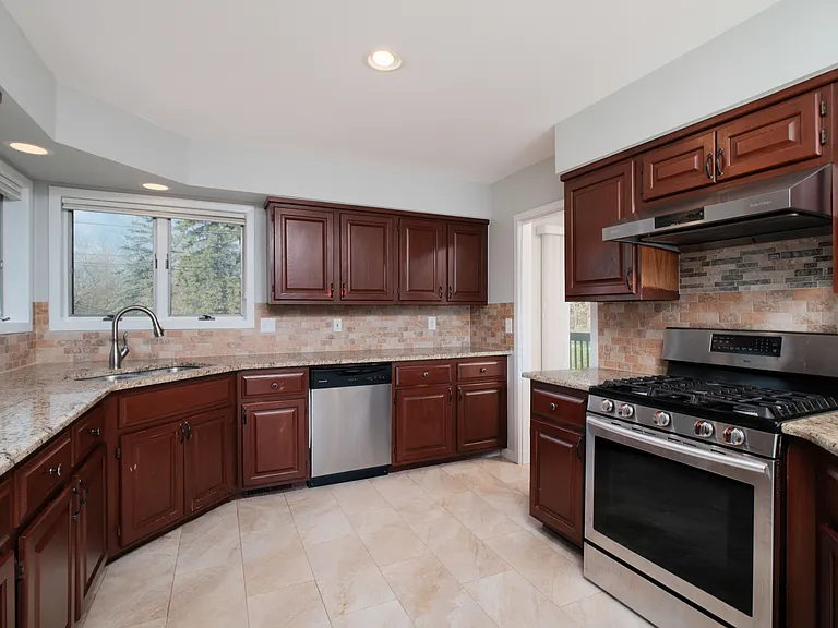 1083 N Livernois Rd — Photo 41