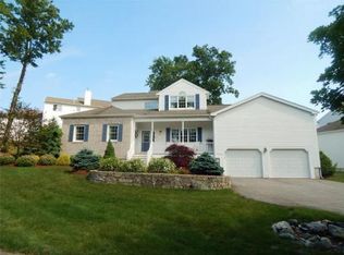 82 Chestnut Ridge Cir, Franklin, MA 02038