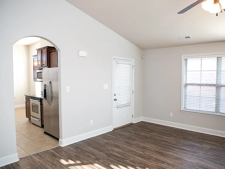 307 Dovington Dr — Photo 16